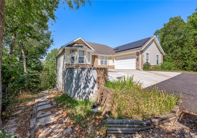 Photo 4 of Single family home for sale at 67 Skipton Dr, Bella Vista, AR 72714 | MLS# 1361616 | Listing updated on 2026-09-11