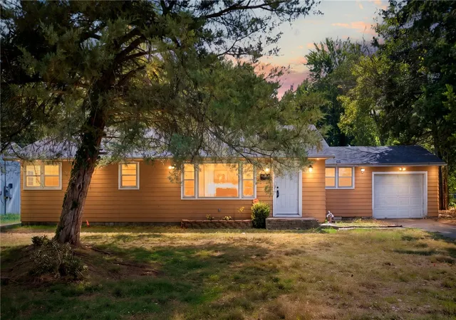 Photo 1 of Single family home for sale at 1611 Westwood Ave, Springdale, AR 72762 | MLS# 1361071 | Listing updated on 2026-09-11