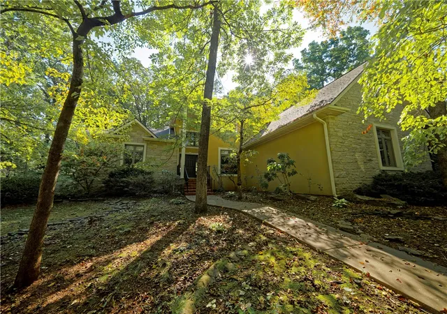 Single family home for sale at 2810 Inwood Dr, Harrison, AR 72601 | MLS# 1361687