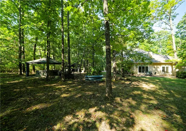Photo 3 of Single family home for sale at 2810 Inwood Dr, Harrison, AR 72601 | MLS# 1361687 | Listing updated on 2026-09-11