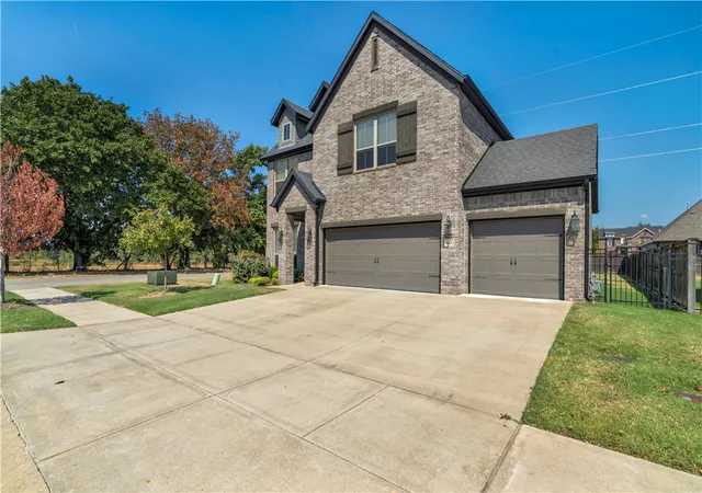 Photo 3 of Single family home for sale at 2404 Sw Preston Park Ave, Bentonville, AR 72713 | MLS# 1361652 | Listing updated on 2026-09-12