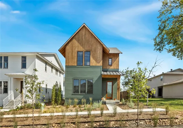 Photo 3 of Single family home for sale at 1016 Nw A St, Bentonville, AR 72712 | MLS# 1361673 | Listing updated on 2026-09-14