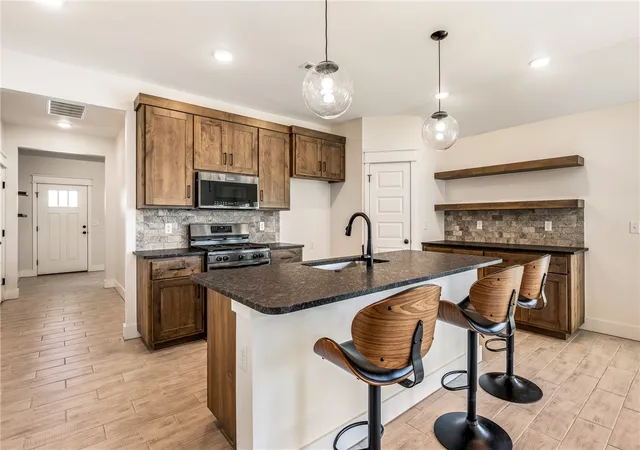 Photo 3 of Single family home for sale at 637 Lewis St, Pea Ridge, AR 72751 | MLS# 1361671 | Listing updated on 2026-10-05
