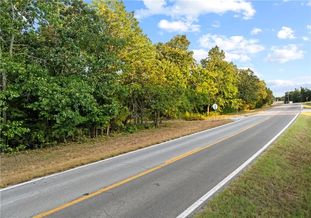Photo 3 of Land for sale at 000 W Lynnwood Dr, Lead Hill, AR 72644 | MLS# 1361805 | Listing updated on 2026-09-11