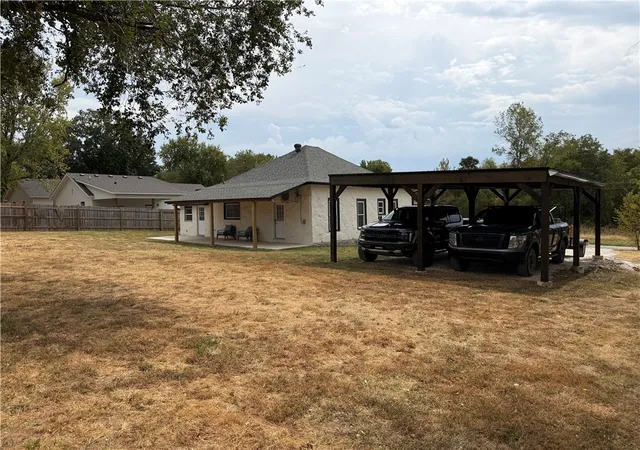 Photo 3 of Sale Pending at 503 Shady St, Lincoln, AR 72744 | MLS# 1361810 | Listing updated on 2026-10-12
