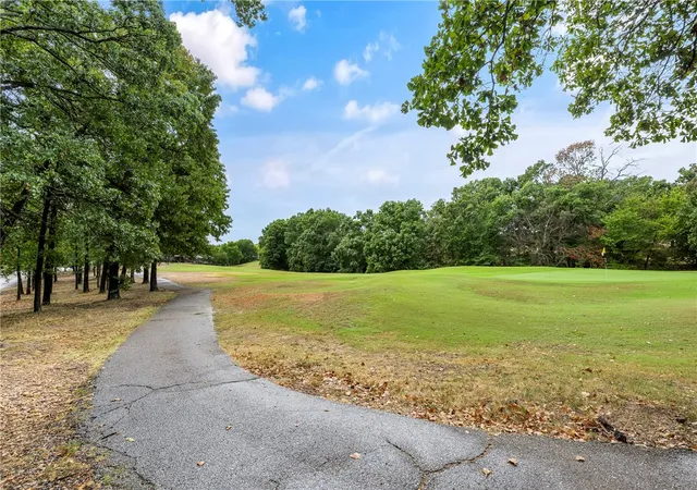Photo 2 of Townhouse for sale at 8 Lunsford Ln, Bella Vista, AR 72714 | MLS# 1361254 | Listing updated on 2026-10-04
