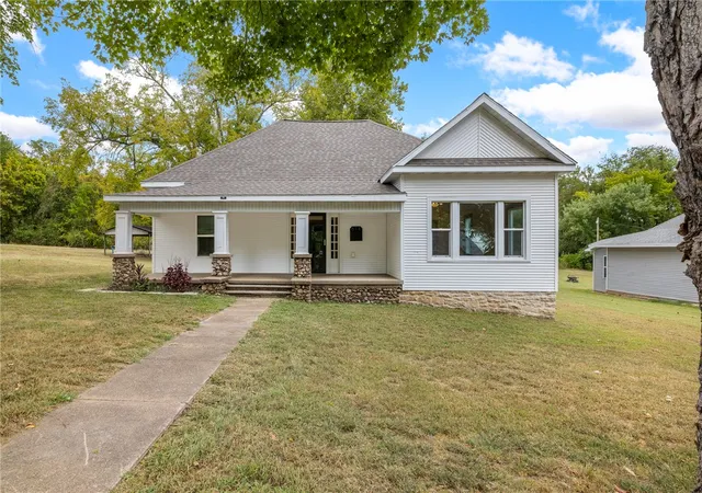Photo 1 of Single family home for sale at 614 Church Ave, Berryville, AR 72616 | MLS# 1361346 | Listing updated on 2026-09-12