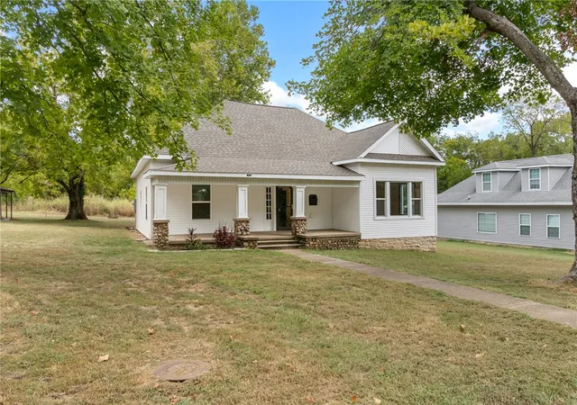 Photo 2 of Single family home for sale at 614 Church Ave, Berryville, AR 72616 | MLS# 1361346 | Listing updated on 2026-09-12