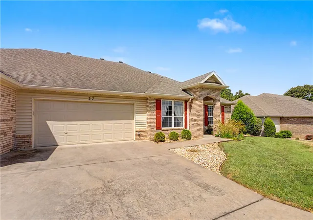 Photo 2 of Townhouse for sale at 27 Highland Pkwy, Bella Vista, AR 72715 | MLS# 1360202 | Listing updated on 2026-09-12
