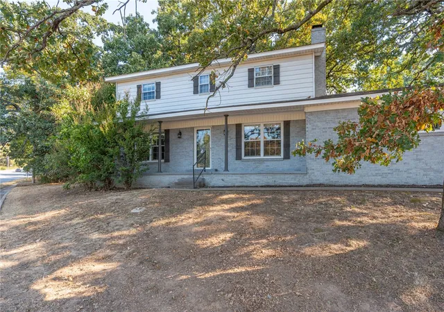Photo 2 of Single family home for sale at 1 Old Greenwood Ln, Fort Smith, AR 72903 | MLS# 1361710 | Listing updated on 2026-09-12