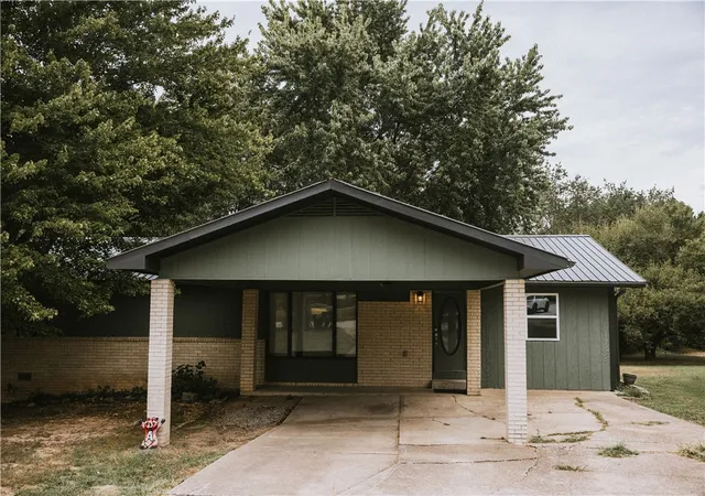 Photo 2 of Single family home for sale at 903 Quail Ave, Harrison, AR 72601 | MLS# 1361807 | Listing updated on 2026-09-12