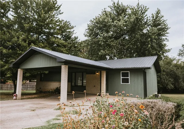 Photo 2 of Single family home for sale at 903 Quail Ave, Harrison, AR 72601 | MLS# 1361807 | Listing updated on 2026-09-12