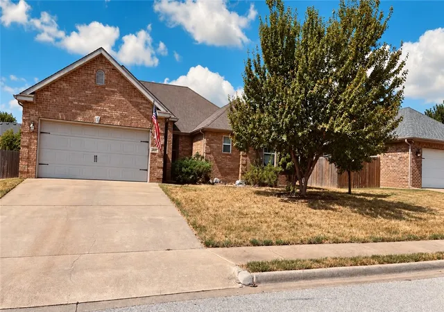 Photo 1 of Single family home for sale at 204 Callie Ln, Centerton, AR 72719 | MLS# 1361849 | Listing updated on 2026-09-12