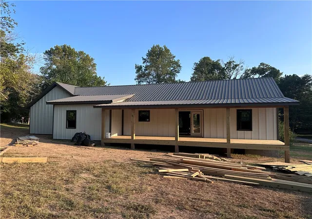 Photo 2 of Single family home for sale at 1271 Park Ave, Harrison, AR 72601 | MLS# 1361639 | Listing updated on 2026-09-12
