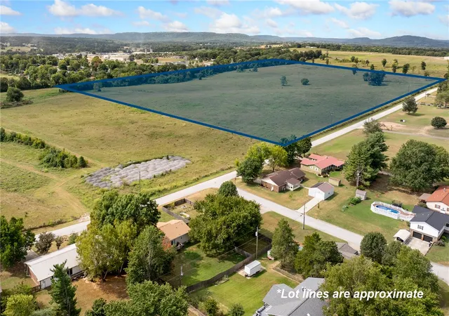 Photo 2 of Land for sale at 806 Gipson Rd, Harrison, AR 72601 | MLS# 1361883 | Listing updated on 2026-10-01