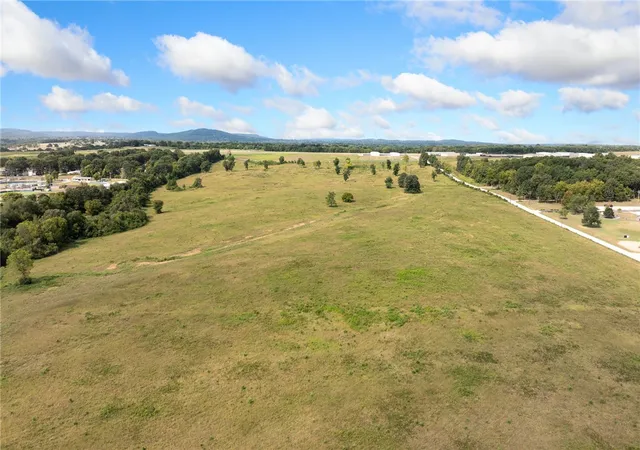 Photo 4 of Land for sale at 806 Gipson Rd, Harrison, AR 72601 | MLS# 1361883 | Listing updated on 2026-10-01