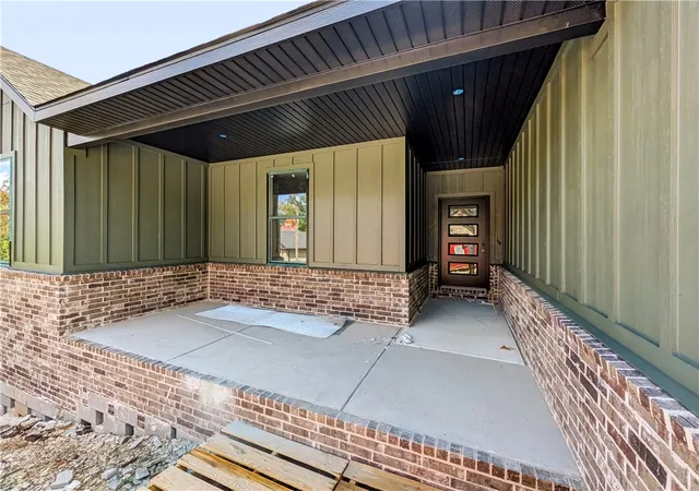 Photo 2 of Single family home for sale at 47 Westmorland Dr, Bella Vista, AR 72714 | MLS# 1360245 | Listing updated on 2026-09-12