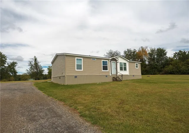 Photo 2 of Manufactured home for sale at 112 Homer Roach Ln, Russellville, AR 72802 | MLS# 1361884 | Listing updated on 2026-09-12