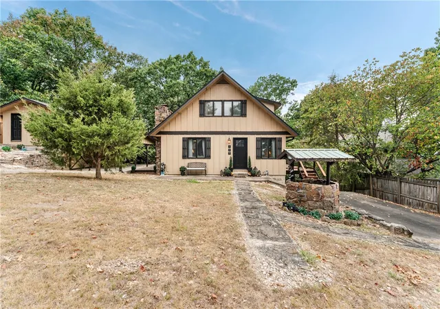 Photo 1 of Single family home for sale at 303 Ridge Rd, Eureka Springs, AR 72631 | MLS# 1361403 | Listing updated on 2026-10-19
