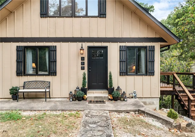 Photo 2 of Single family home for sale at 303 Ridge Rd, Eureka Springs, AR 72631 | MLS# 1361403 | Listing updated on 2026-09-11