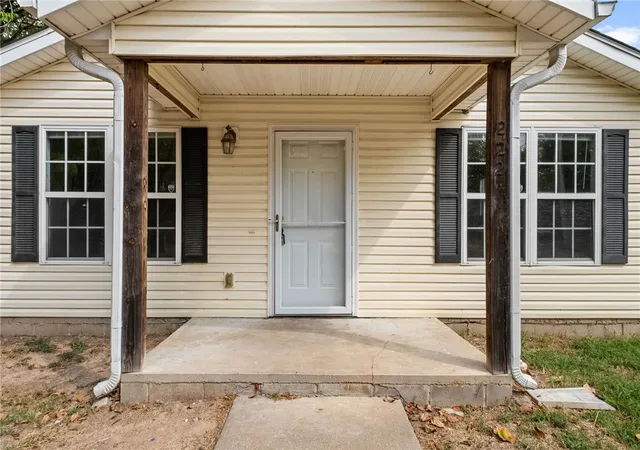 Photo 3 of Single family home for sale at 222 E 13th Street, Fayetteville, AR 72701 | MLS# 1361903 | Listing updated on 2026-09-12