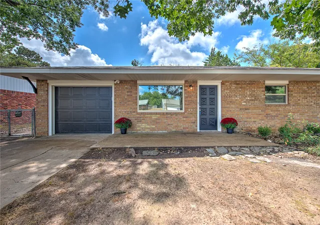 Photo 2 of Single family home for sale at 2505 Toni Ave, Springdale, AR 72762 | MLS# 1360361 | Listing updated on 2026-09-14