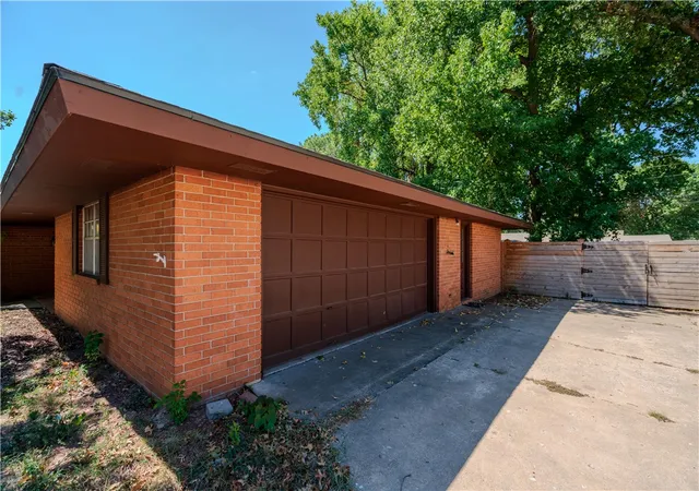 Photo 3 of Single family home for sale at 1106 Bronco Ln, Springdale, AR 72762 | MLS# 1361902 | Listing updated on 2026-09-12