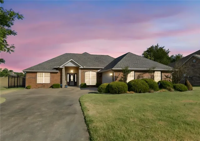 Photo 1 of Single family home for sale at 11199 Bear Dr, Farmington, AR 72730 | MLS# 1361666 | Listing updated on 2026-09-12