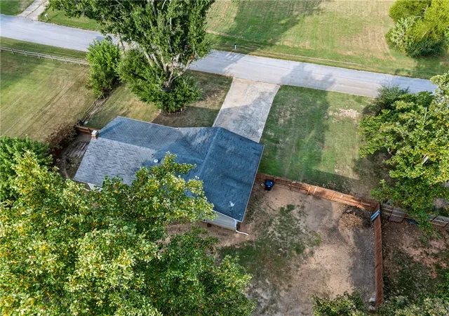 Photo 4 of Single family home for sale at 875 Meadow Ln, Harrison, AR 72601 | MLS# 1361918 | Listing updated on 2026-09-12