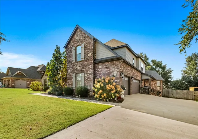 Photo 2 of Single family home for sale at 4911 E Sagely Ln, Fayetteville, AR 72703 | MLS# 1361911 | Listing updated on 2026-09-12