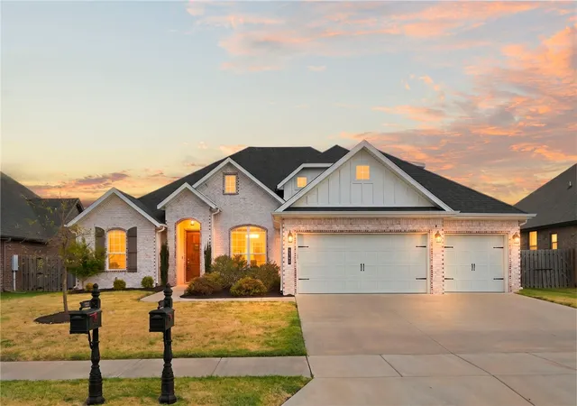 Single family home for sale at 1320 Eureka Rd, Centerton, AR 72719 | MLS# 1361913