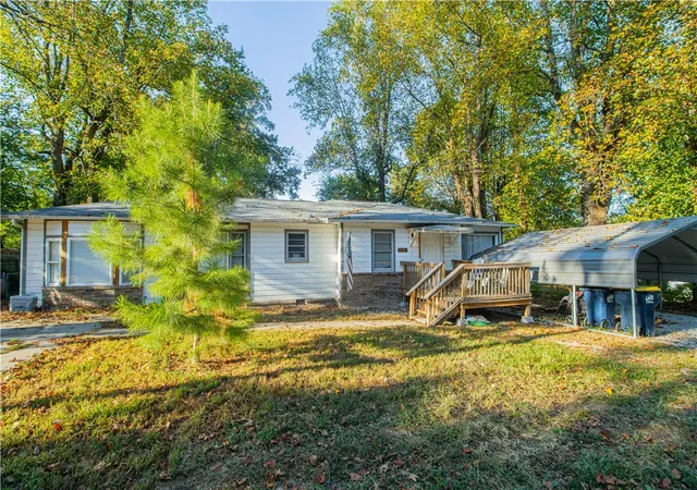 Photo 2 of Single family home for sale at 1003 W Newman Ave, Harrison, AR 72601 | MLS# 1361382 | Listing updated on 2026-09-13
