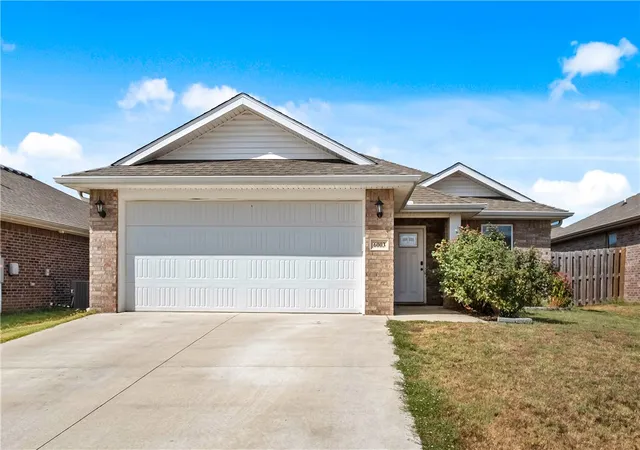 Photo 2 of Single family home for sale at 6003 Nw Ettie May St, Bentonville, AR 72713 | MLS# 1361938 | Listing updated on 2026-10-06