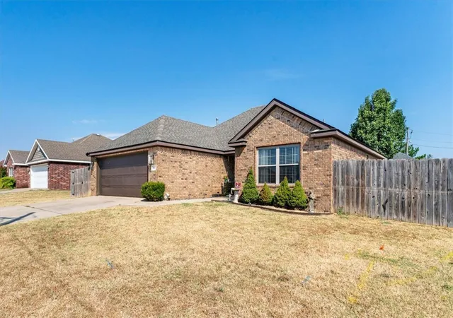 Photo 2 of Single family home for sale at 800 Mulberry St, Gravette, AR 72736 | MLS# 1361919 | Listing updated on 2026-09-15