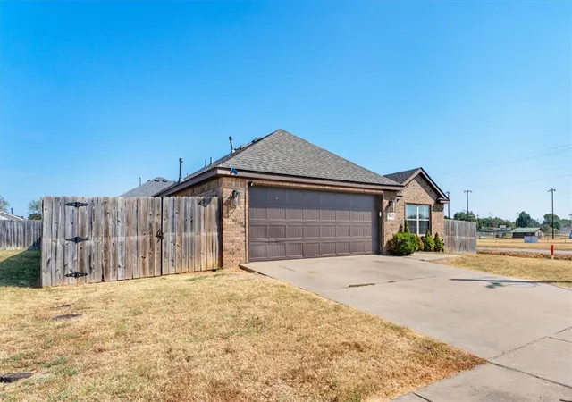 Photo 3 of Single family home for sale at 800 Mulberry St, Gravette, AR 72736 | MLS# 1361919 | Listing updated on 2026-09-15