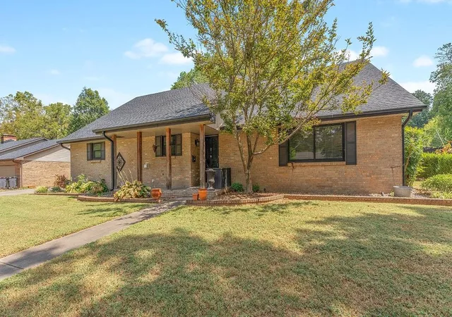 Photo 2 of Single family home for sale at 1501 Camino Real, Springdale, AR 72762 | MLS# 1361908 | Listing updated on 2026-10-16