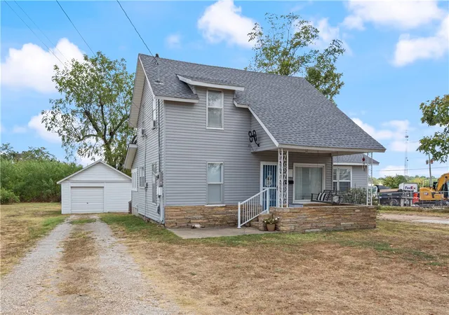Photo 2 of Single family home for sale at 1521 S 4th Street, Rogers, AR 72756 | MLS# 1361962 | Listing updated on 2026-09-14