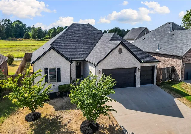 Photo 1 of Single family home for sale at 3304 Sw Brittany Rd, Bentonville, AR 72713 | MLS# 1361868 | Listing updated on 2026-10-21