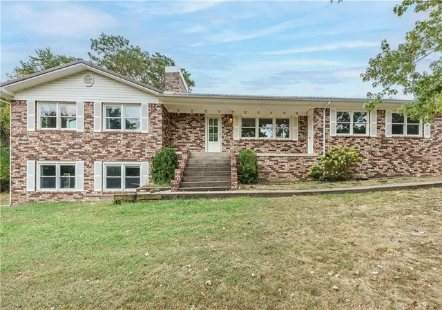 Photo 1 of Single family home for sale at 211 Northside Dr, Berryville, AR 72616 | MLS# 1361991 | Listing updated on 2026-09-16