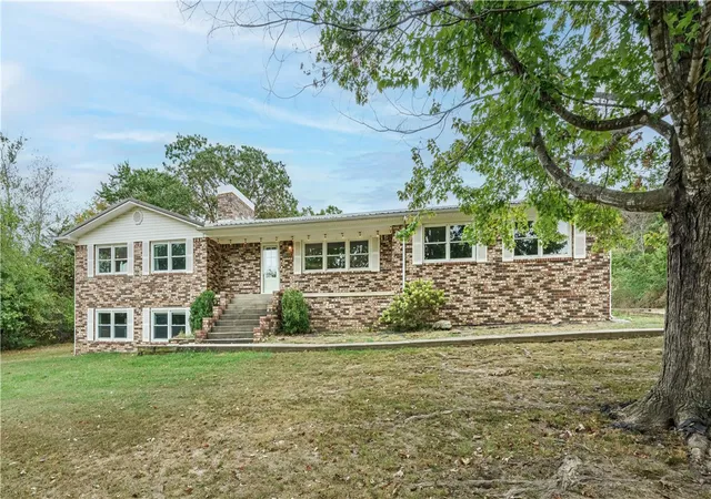 Photo 2 of Single family home for sale at 211 Northside Dr, Berryville, AR 72616 | MLS# 1361991 | Listing updated on 2026-09-16