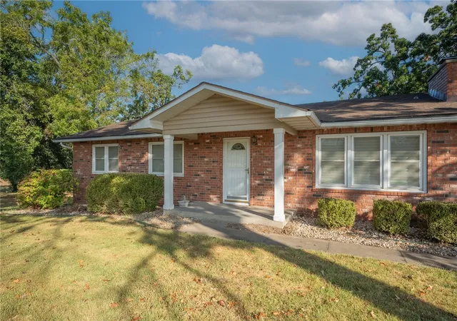 Photo 3 of Sale Pending at 14283 Shady Ln, Neosho, MO 64850 | MLS# 1361804 | Listing updated on 2026-10-19