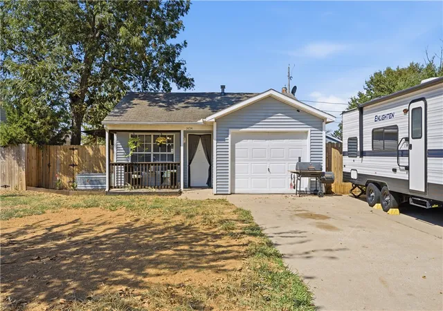 Photo 2 of Sale Pending at 1434 S B St, Rogers, AR 72756 | MLS# 1361811 | Listing updated on 2026-09-26