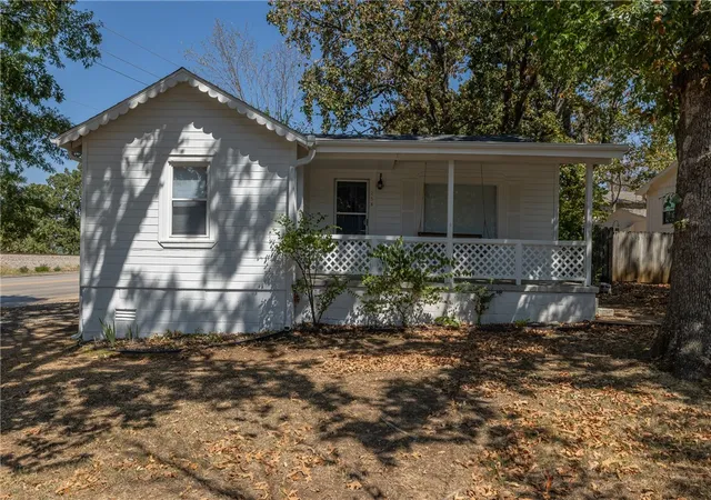 Photo 1 of Single family home for sale at 258 W Miller St, Fayetteville, AR 72703 | MLS# 1361861 | Listing updated on 2026-09-15