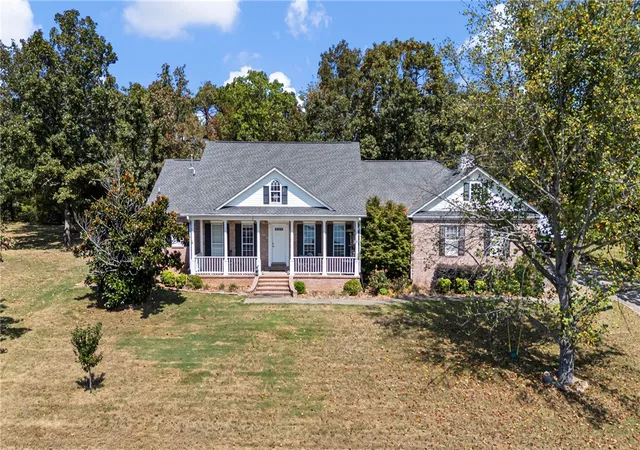 Photo 2 of Single family home for sale at 12 W Ridgeline Dr, Russellville, AR 72802 | MLS# 1362114 | Listing updated on 2026-10-19