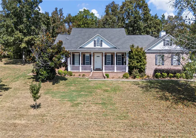 Photo 3 of Single family home for sale at 12 W Ridgeline Dr, Russellville, AR 72802 | MLS# 1362114 | Listing updated on 2026-10-19