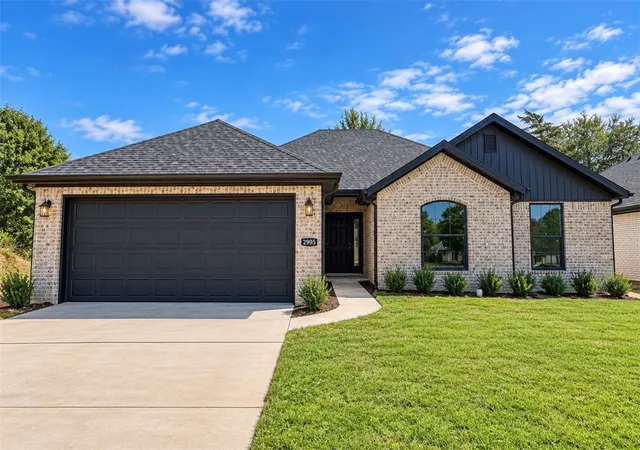 Single family home for sale at 2905 S 2nd Street, Rogers, AR 72756 | MLS# 1362334