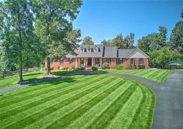 Photo 1 of Single family home for sale at 999 Sunbridge Ln, Bentonville, AR 72713 | MLS# 1361181 | Listing updated on 2026-10-20
