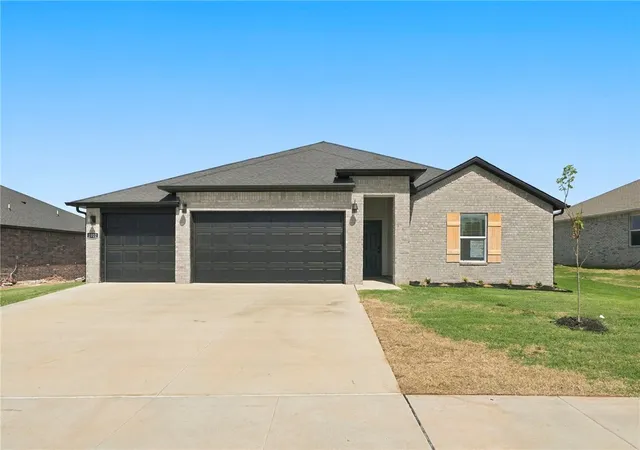 Photo 1 of Single family home for sale at 1041 Pepperwood Dr, Prairie Grove, AR 72753 | MLS# 1362509 | Listing updated on 2026-10-14