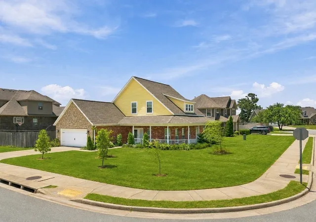 Single family home for sale at 1701 E Crestwood Hills Ln, Cave Springs, AR 72718 | MLS# 1362607