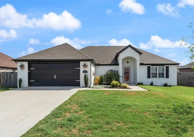 Photo 1 of Single family home for sale at 320 N Tacoma St, Farmington, AR 72730 | MLS# 1362618 | Listing updated on 2026-10-28